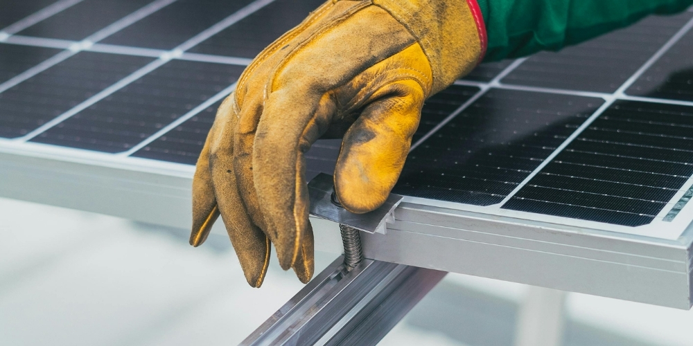 Рейтинг компаній з продажу накопичувачів енергії: надійні постачальники в Україні